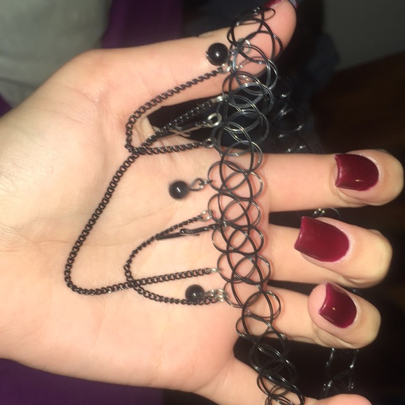 Chokers - Picture 3 of 3